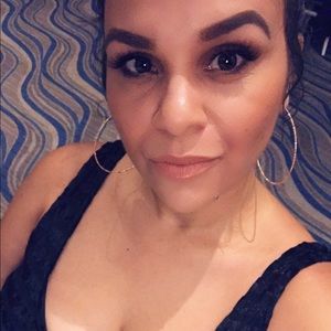 Meet your Posher, Raquel